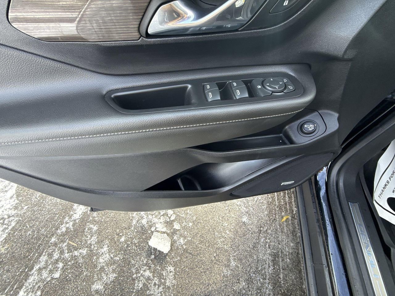 Used 2023 GMC Terrain Denali w/ Denali Premium Package image 29