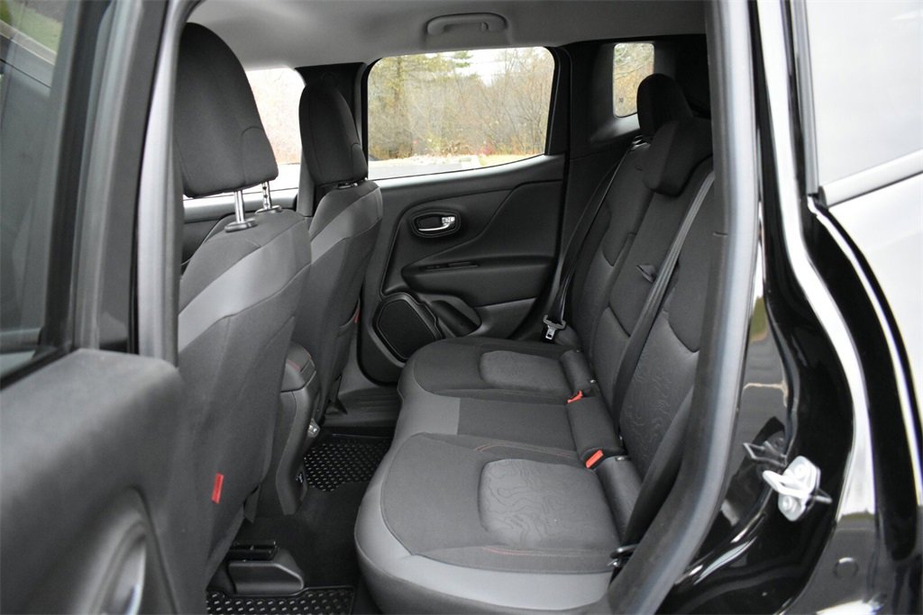 Used 2022 Jeep Renegade Trailhawk w/ Trailer Tow Group image 28