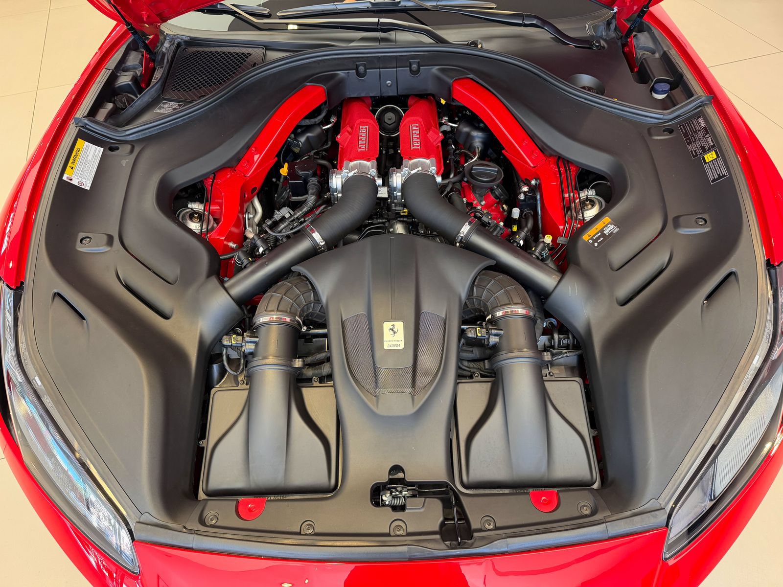 Used 2019 Ferrari Portofino RWD image 21