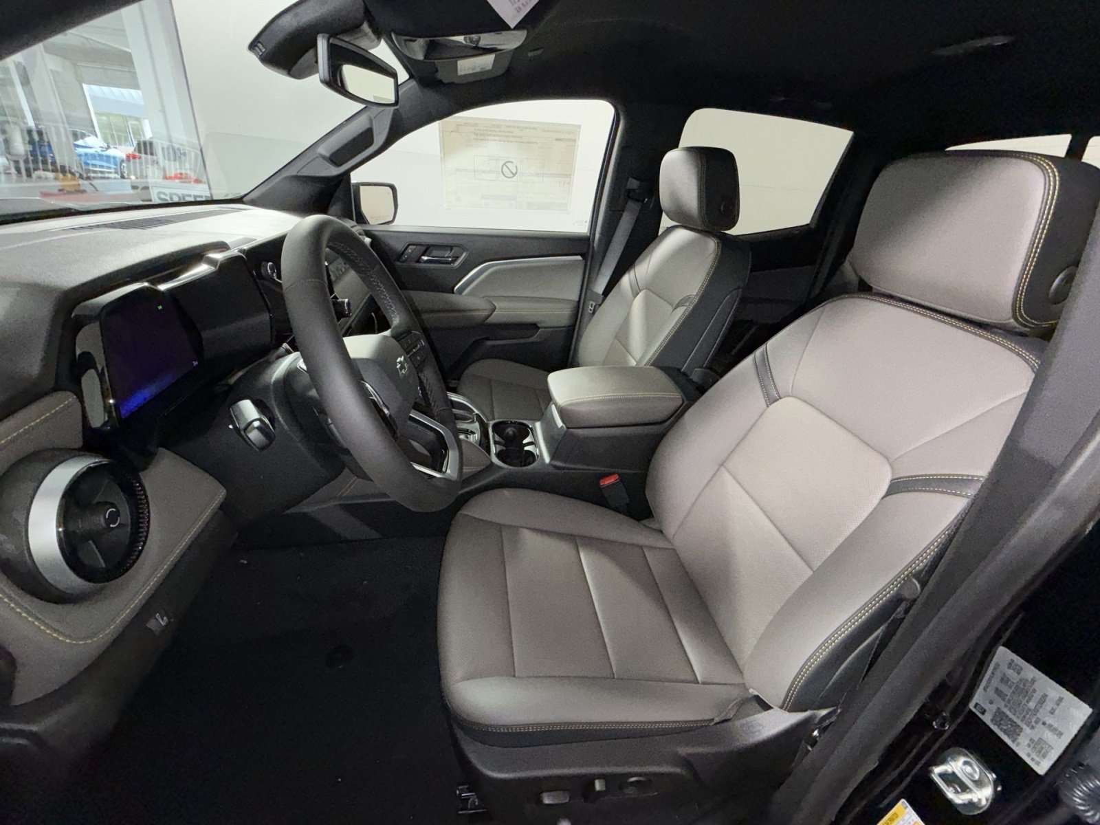 New 2026 Chevrolet Colorado ZR2 w/ Technology Package AWD/4WD image 13