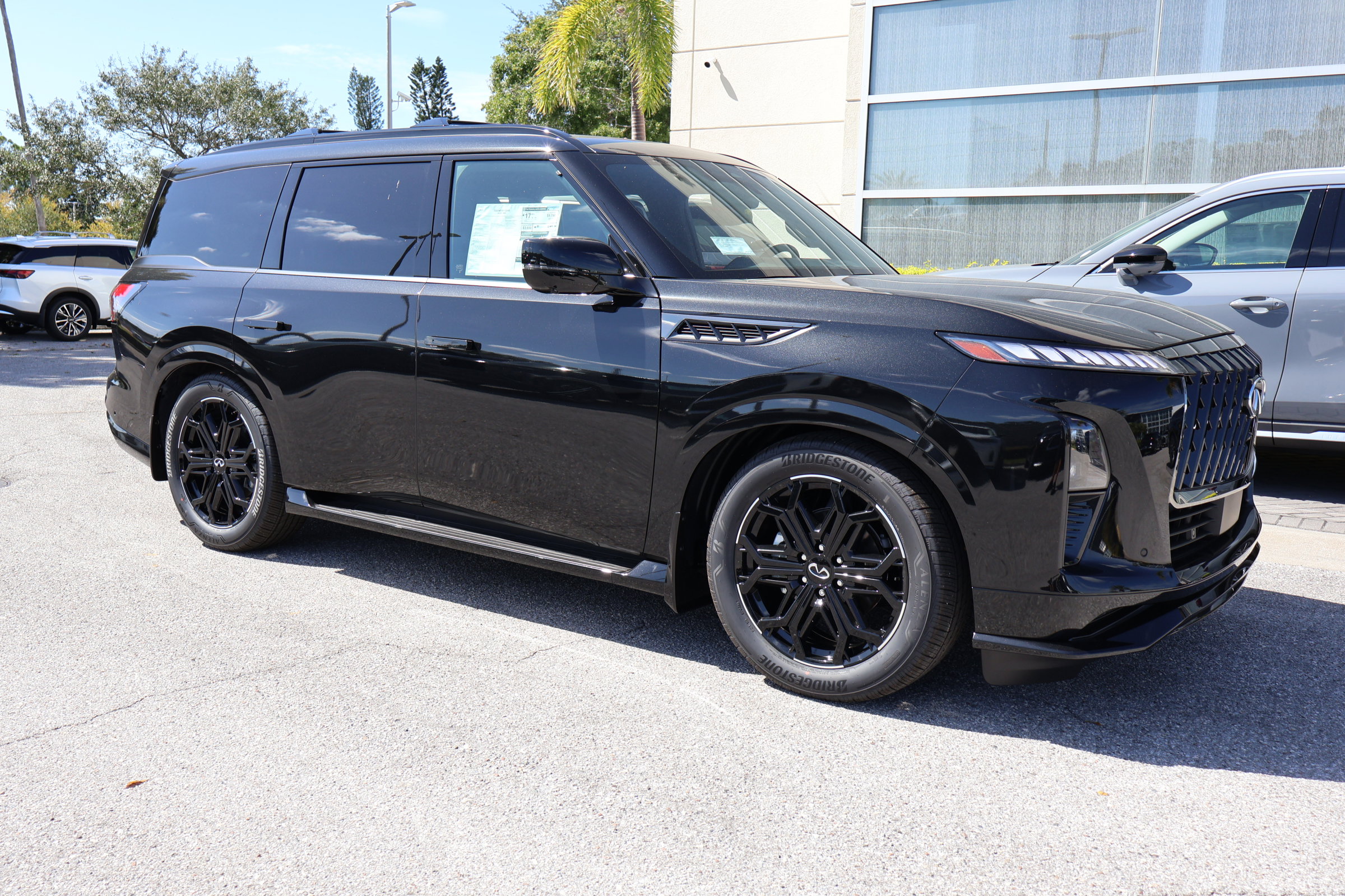 New 2026 INFINITI QX80 4WD image 8