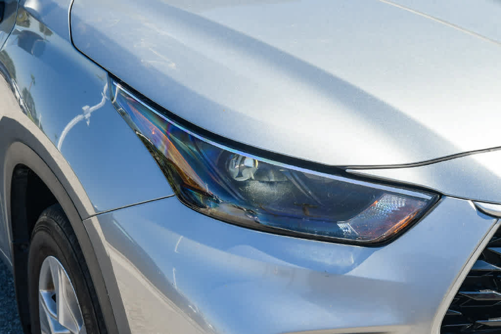 Certified 2023 Toyota Highlander LE AWD/4WD image 4