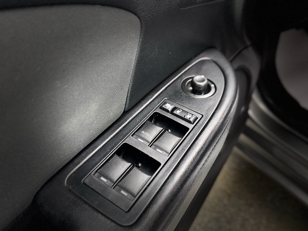 Used 2012 Chrysler 200 LX FWD image 13