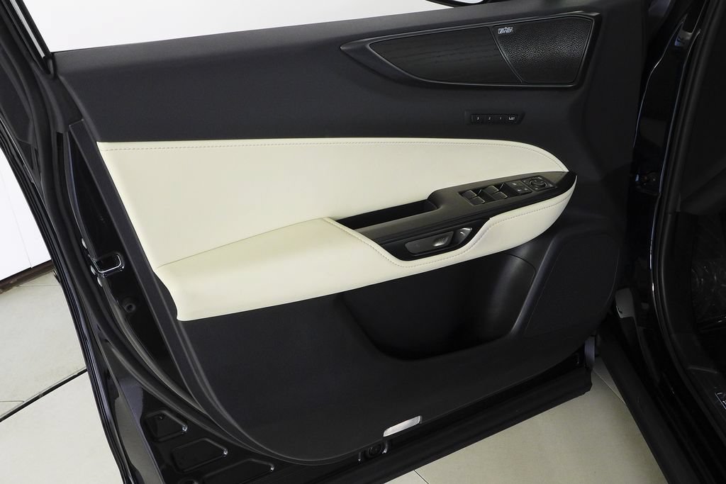 Used 2025 Lexus NX 450h+ AWD w/ Accessory Package (Z1) image 11