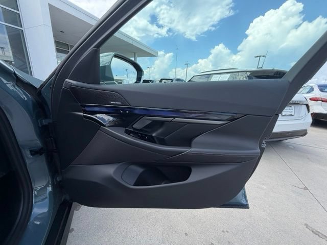 Used 2026 BMW 540i xDrive AWD/4WD image 31