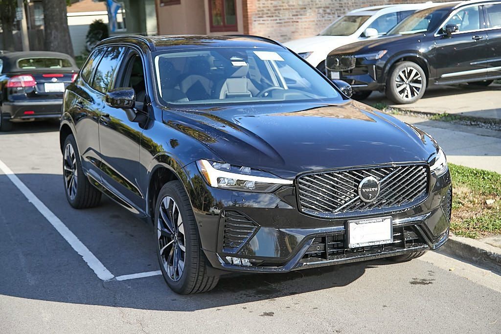 New 2026 Volvo XC60 B5 Plus w/ Protection Package Premier image 4
