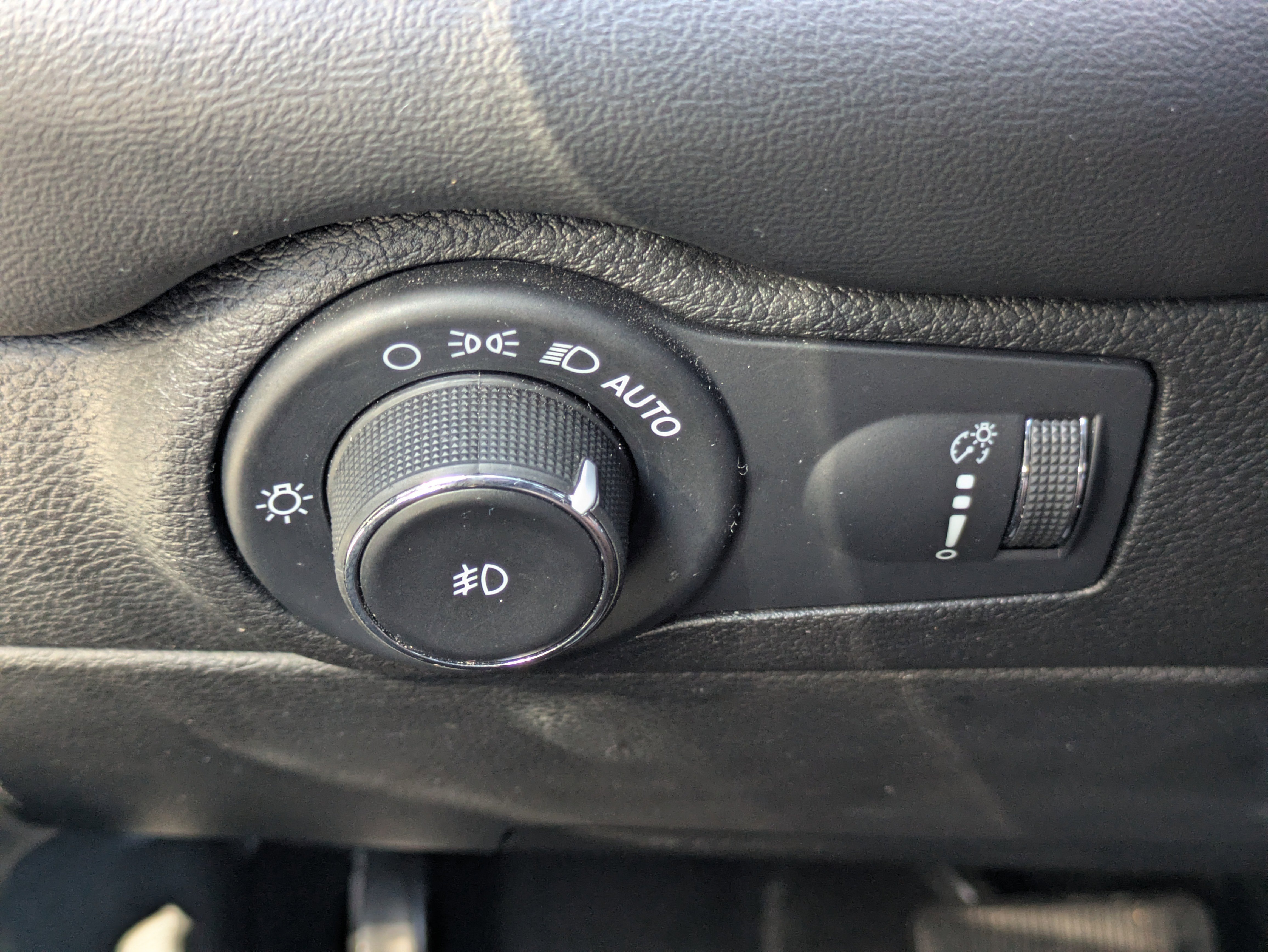 Used 2022 Dodge Durango GT image 15