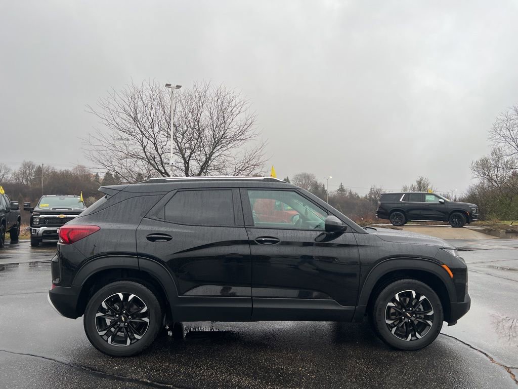 Used 2023 Chevrolet TrailBlazer LT w/ Convenience Package image 3
