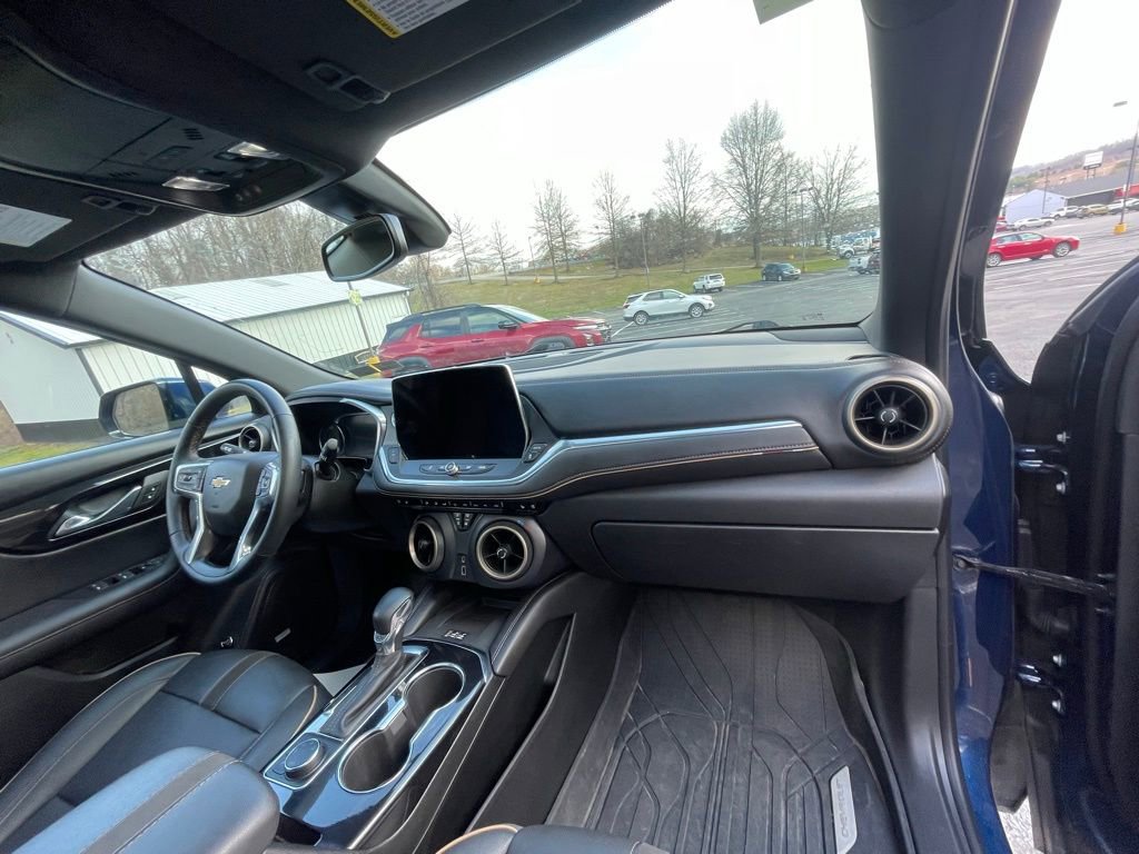 Certified 2023 Chevrolet Blazer Premier w/ Enhanced Convenience Package image 10