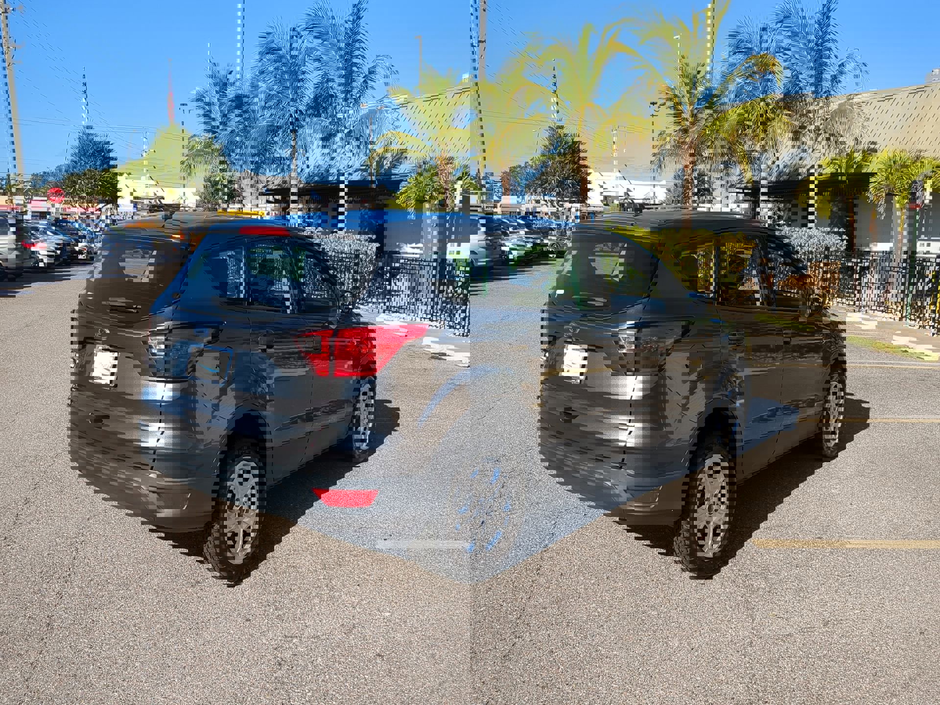 Used 2019 Ford Escape S image 6