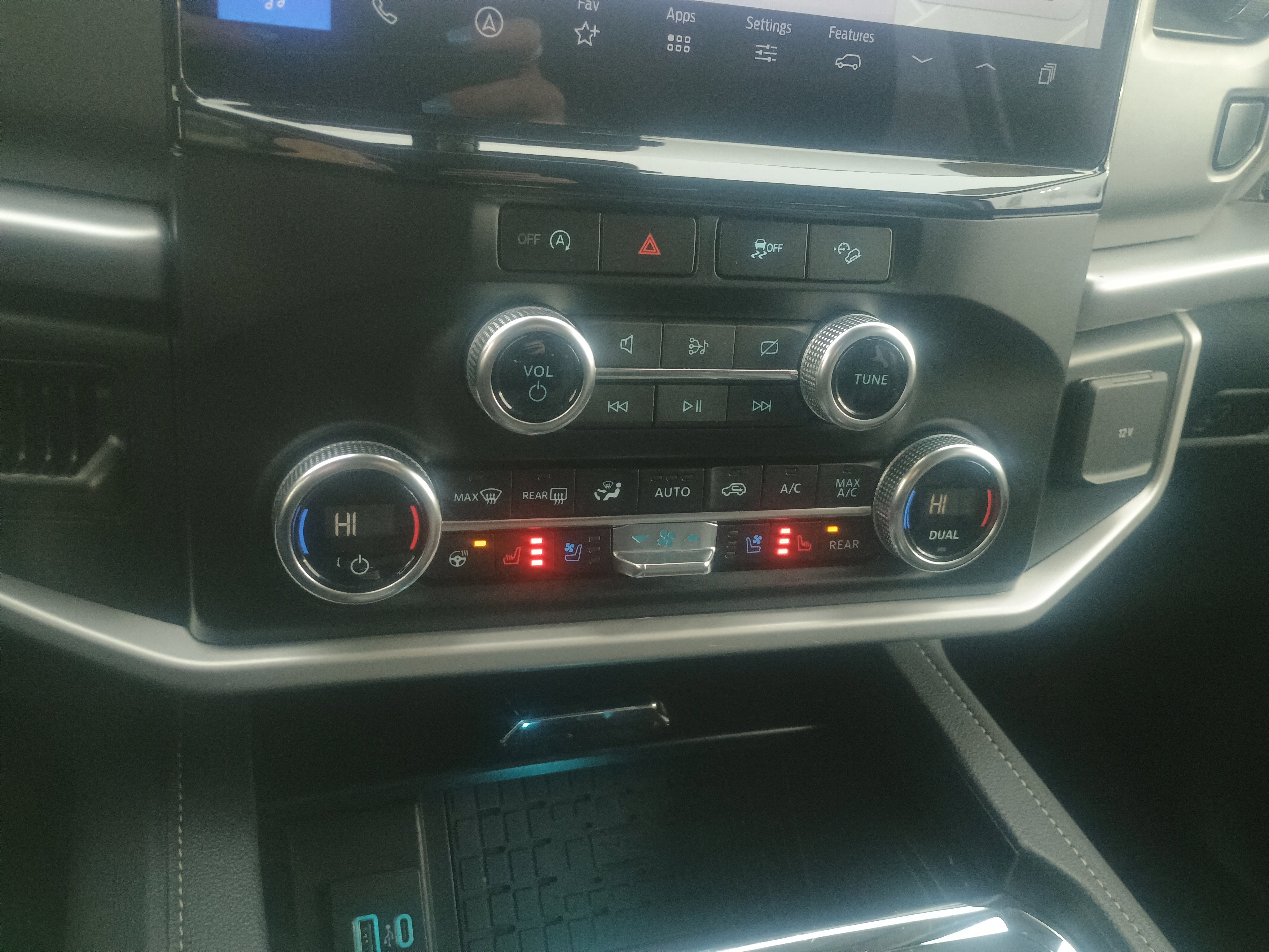 Certified 2024 Ford Expedition Max XLT image 29