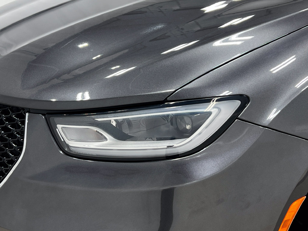 Used 2021 Chrysler Pacifica Limited FWD image 39