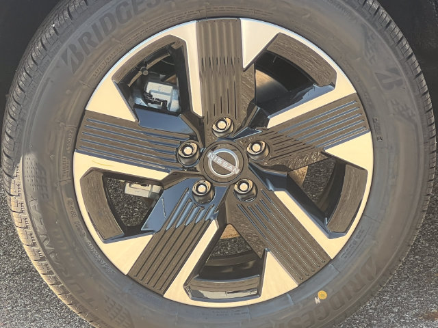Used 2026 Nissan Kicks SV w/ Charging Package AWD/4WD image 6