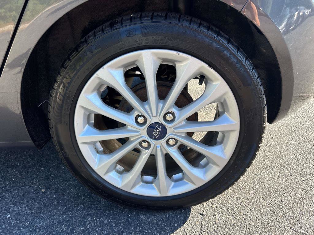 Used 2017 Ford Fiesta Titanium image 6
