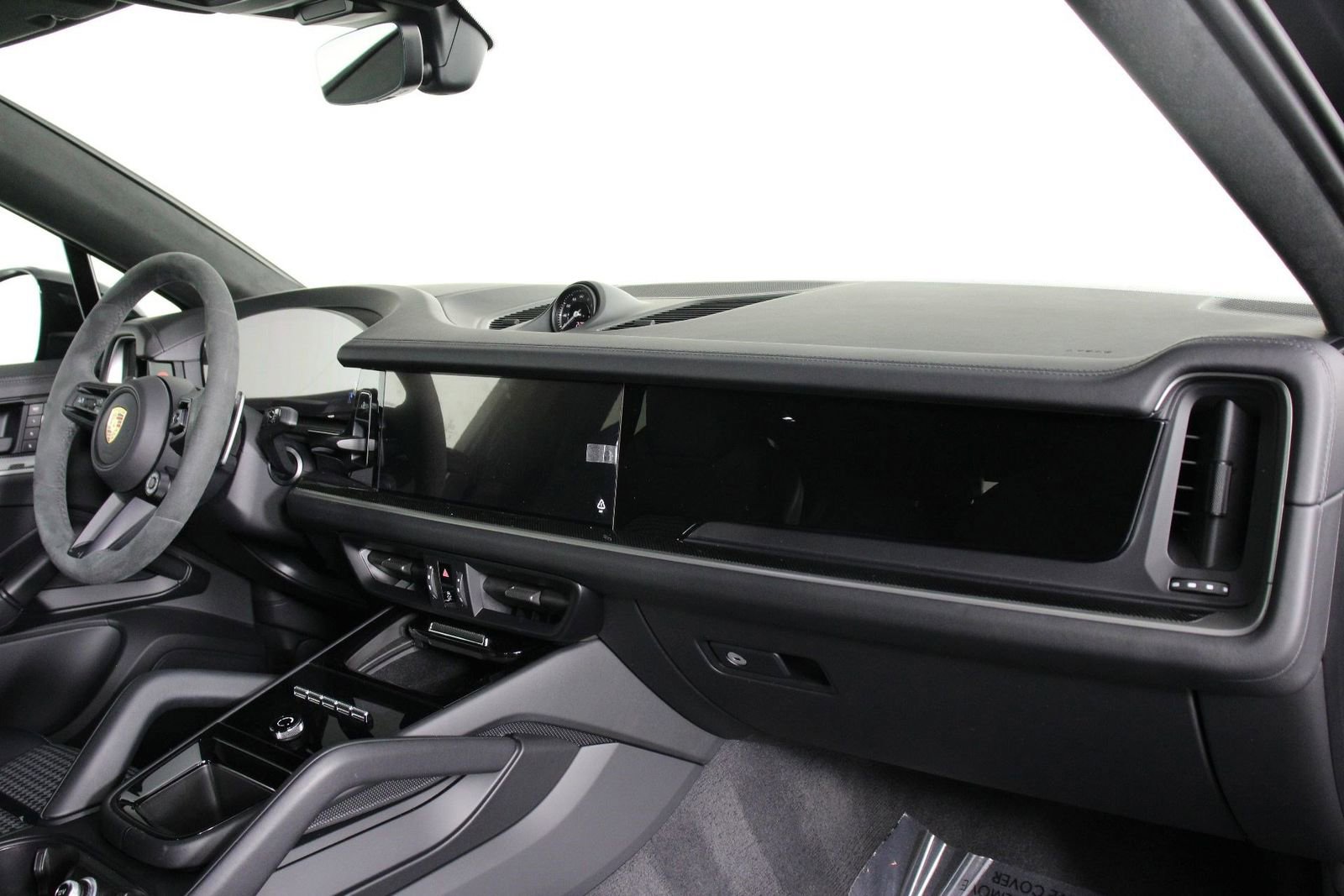 Certified 2025 Porsche Cayenne S image 24