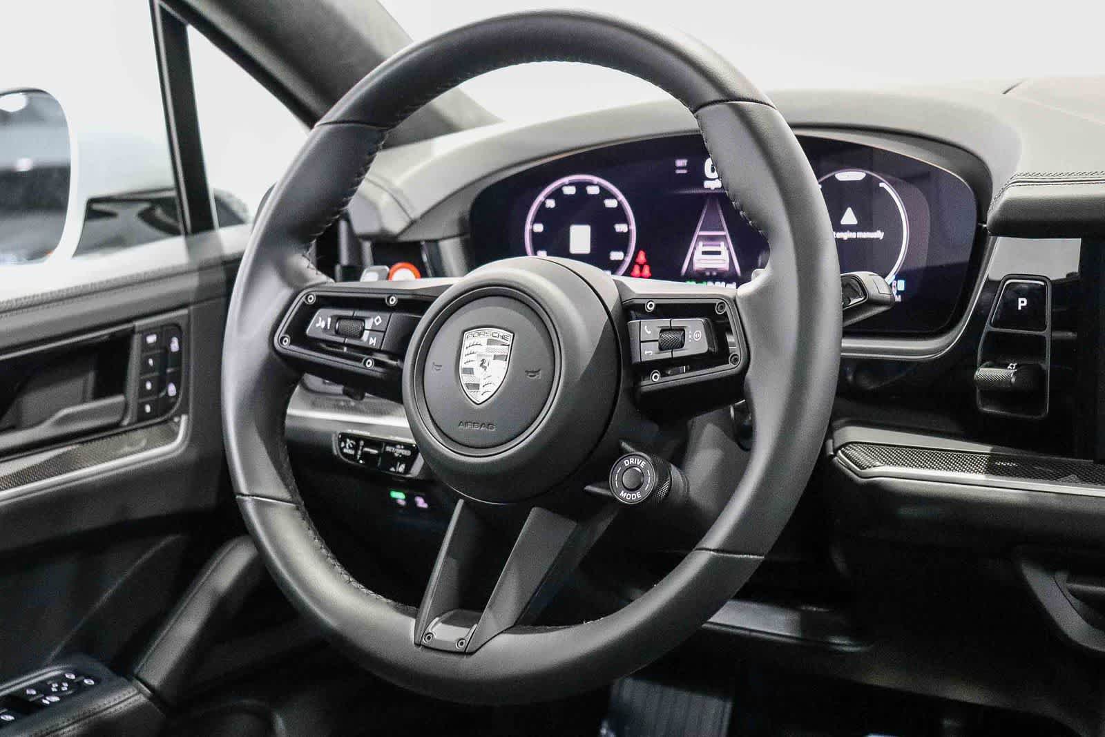 Used 2025 Porsche Cayenne Turbo AWD/4WD image 15