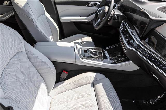 Used 2025 BMW X5 xDrive40i w/ Executive Package image 30