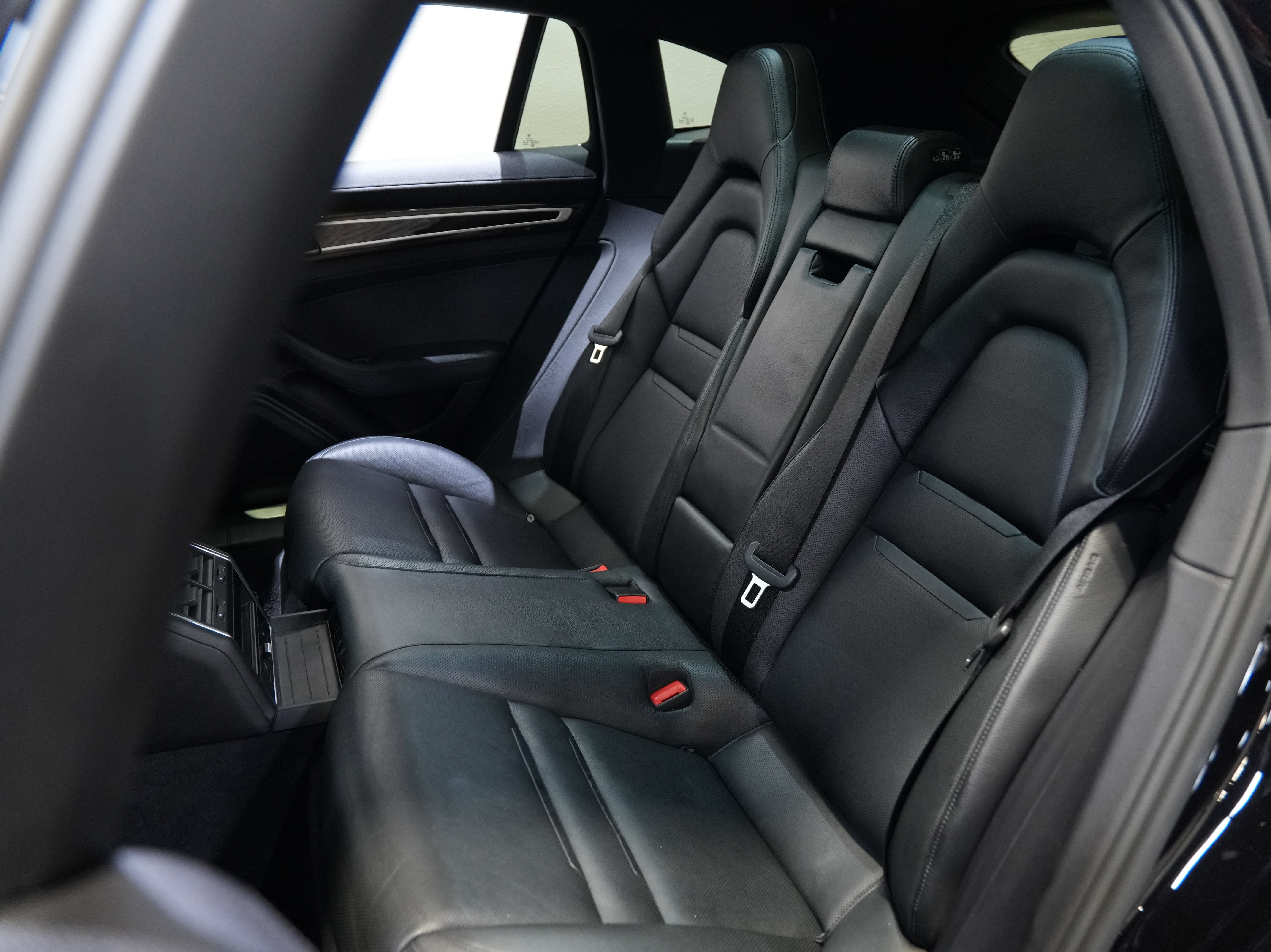Used 2018 Porsche Panamera 4S AWD/4WD image 35
