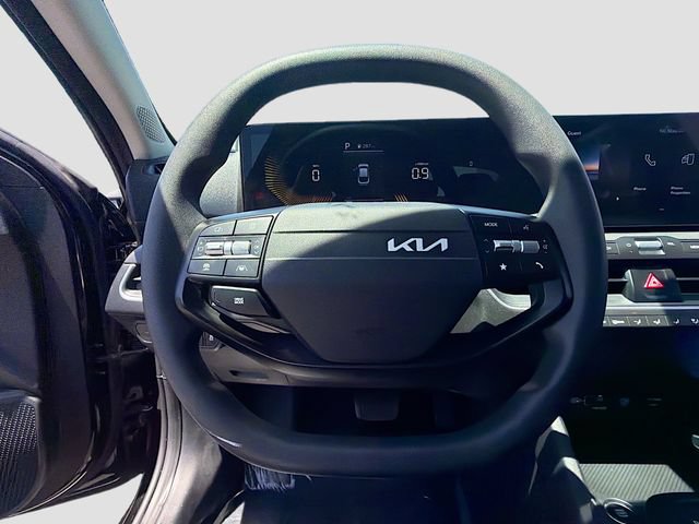 Used 2025 Kia K4 FWD image 11