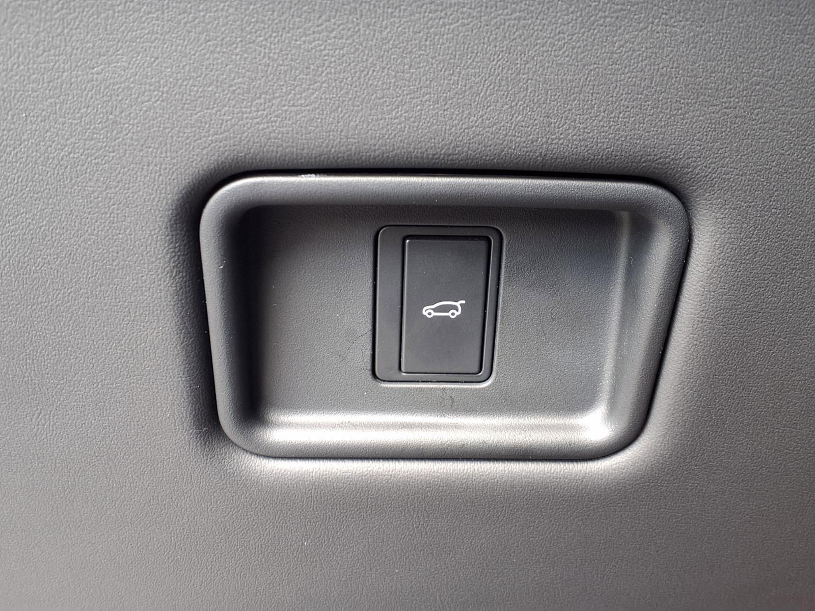 Used 2025 Land Rover Range Rover Sport SE image 6