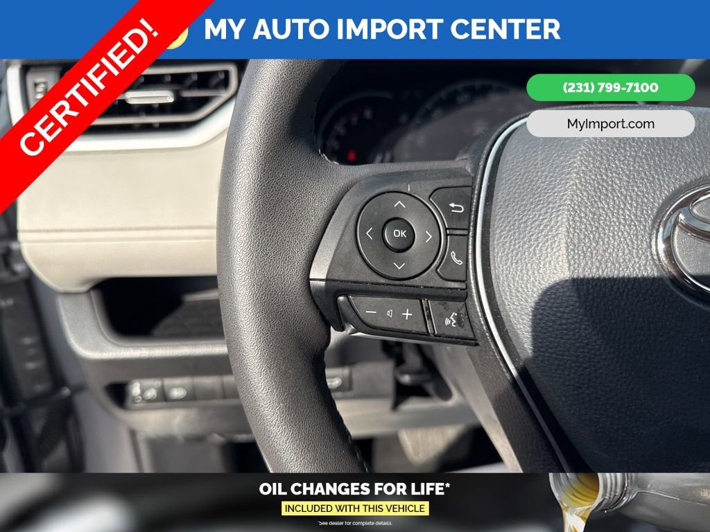 Used 2024 Toyota RAV4 XLE Premium image 15