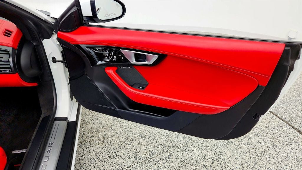 Used 2015 Jaguar F-TYPE S RWD image 22