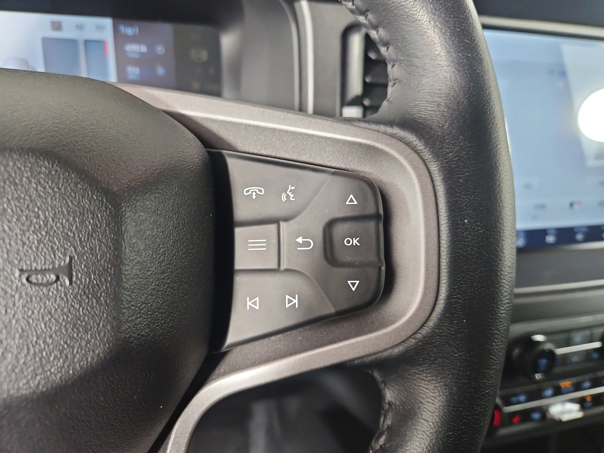 Used 2024 Ford Bronco Badlands image 22