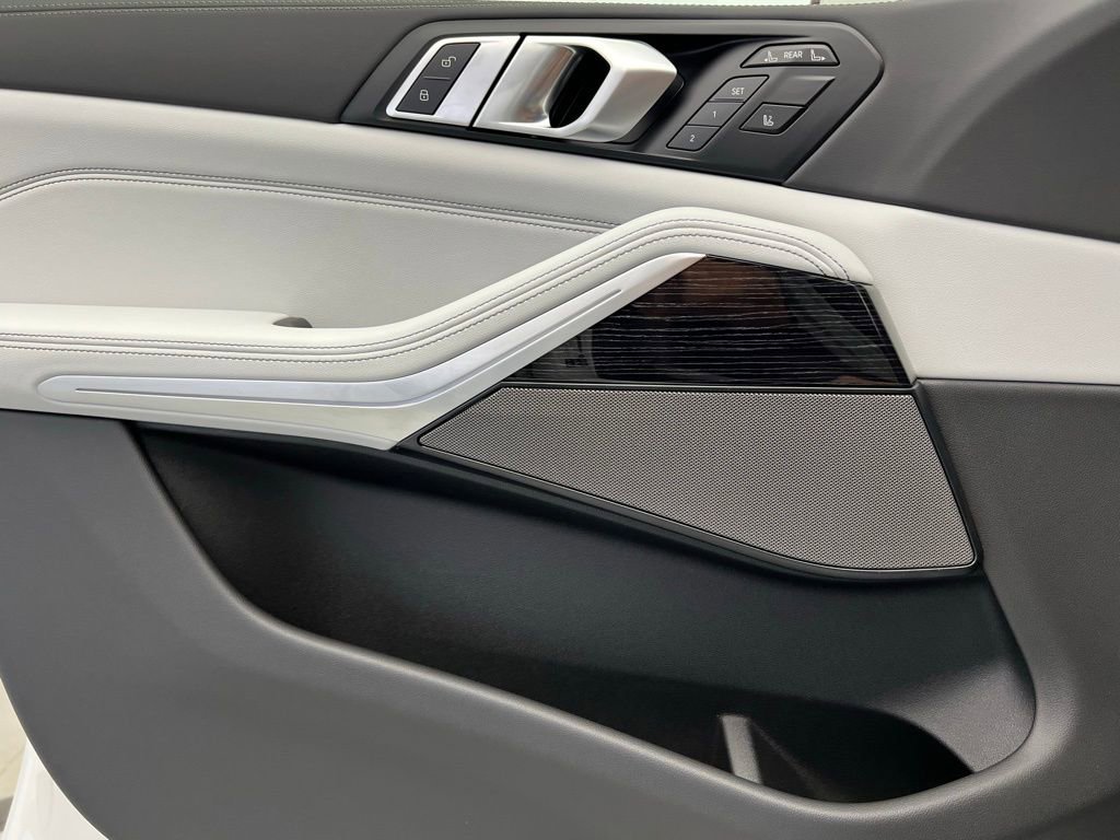 New 2026 BMW X7 xDrive40i w/ M Sport Package image 22