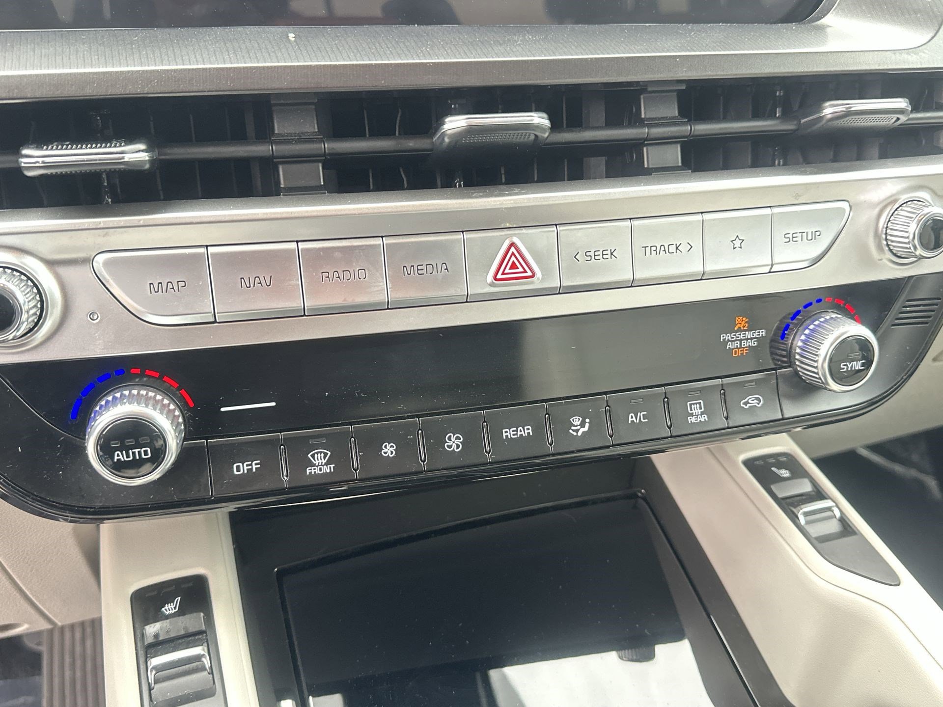 Used 2023 Kia Telluride S image 17