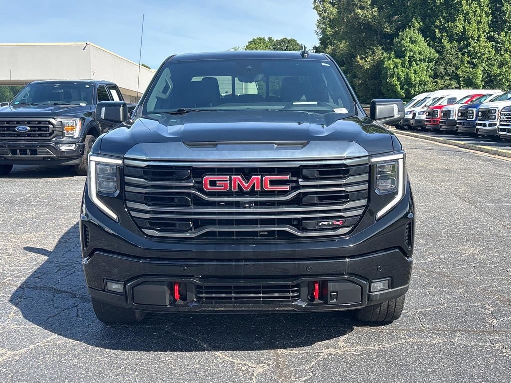 Used 2022 GMC Sierra 1500 AT4 w/ AT4 Premium Package AWD/4WD image 2
