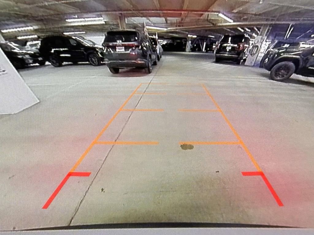 Used 2024 Chevrolet Traverse Z71 image 30