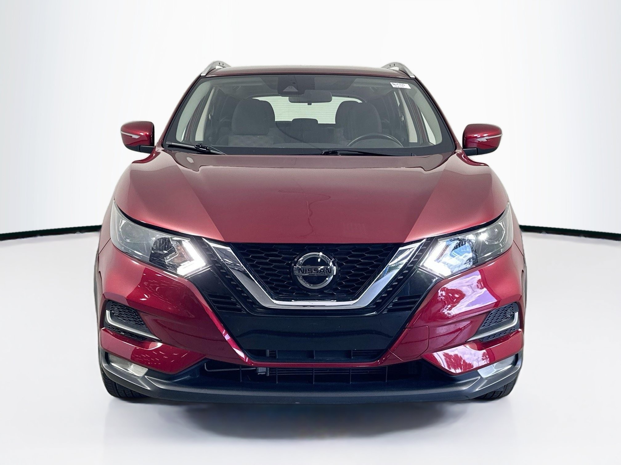 Used 2022 Nissan Rogue Sport SV FWD image 2