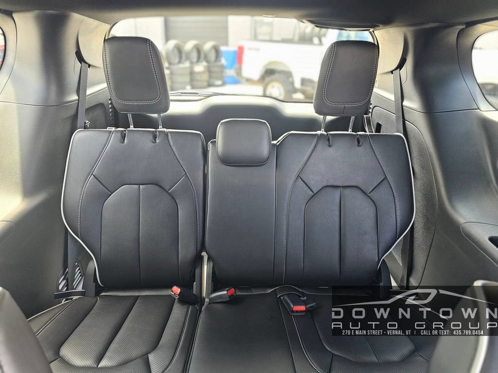 New 2027 Chrysler Pacifica Limited AWD/4WD image 30