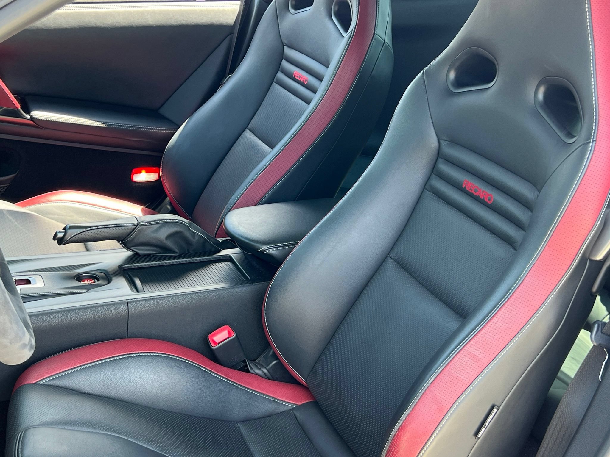 Used 2016 Nissan GT-R Black Edition AWD/4WD image 4
