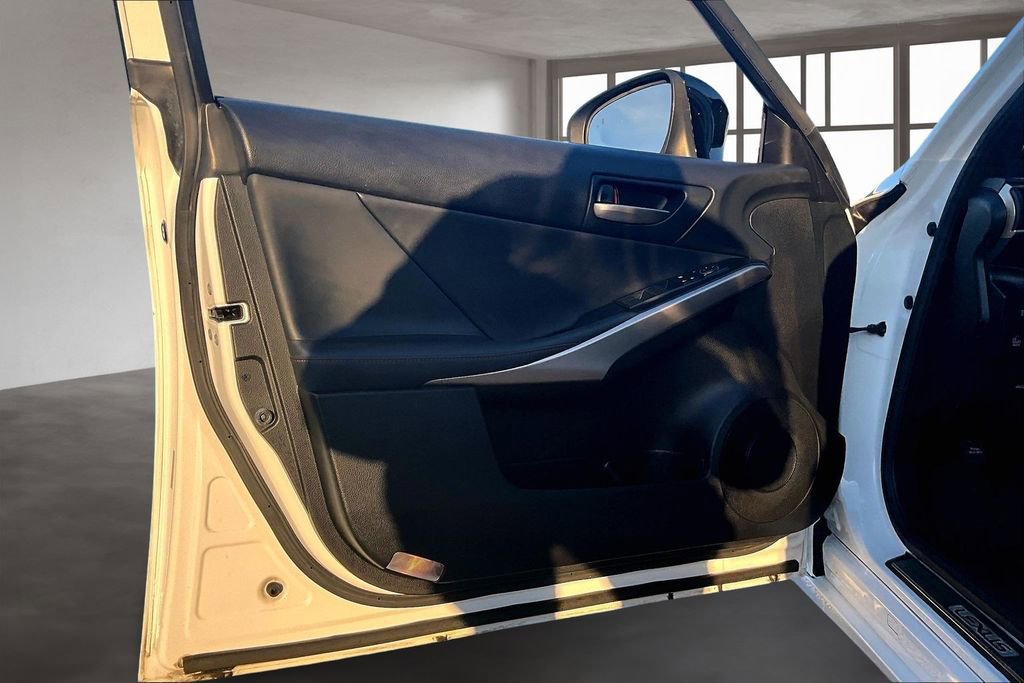 Used 2019 Lexus IS 300 image 19