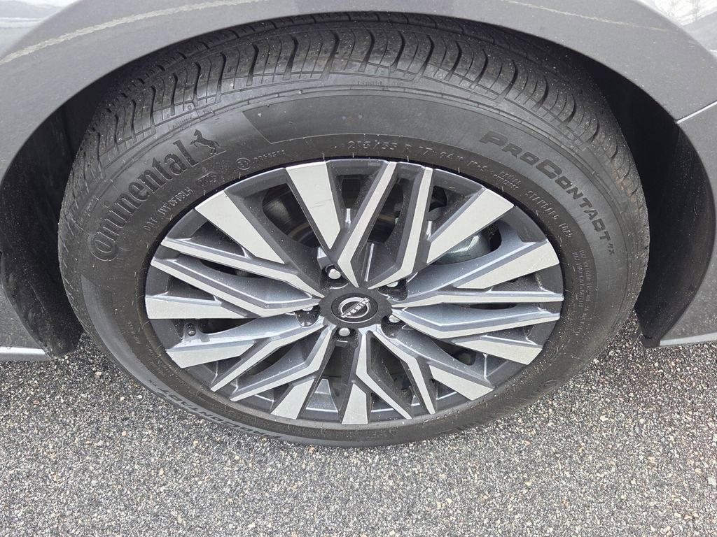 Used 2025 Nissan Altima 2.5 SV image 16