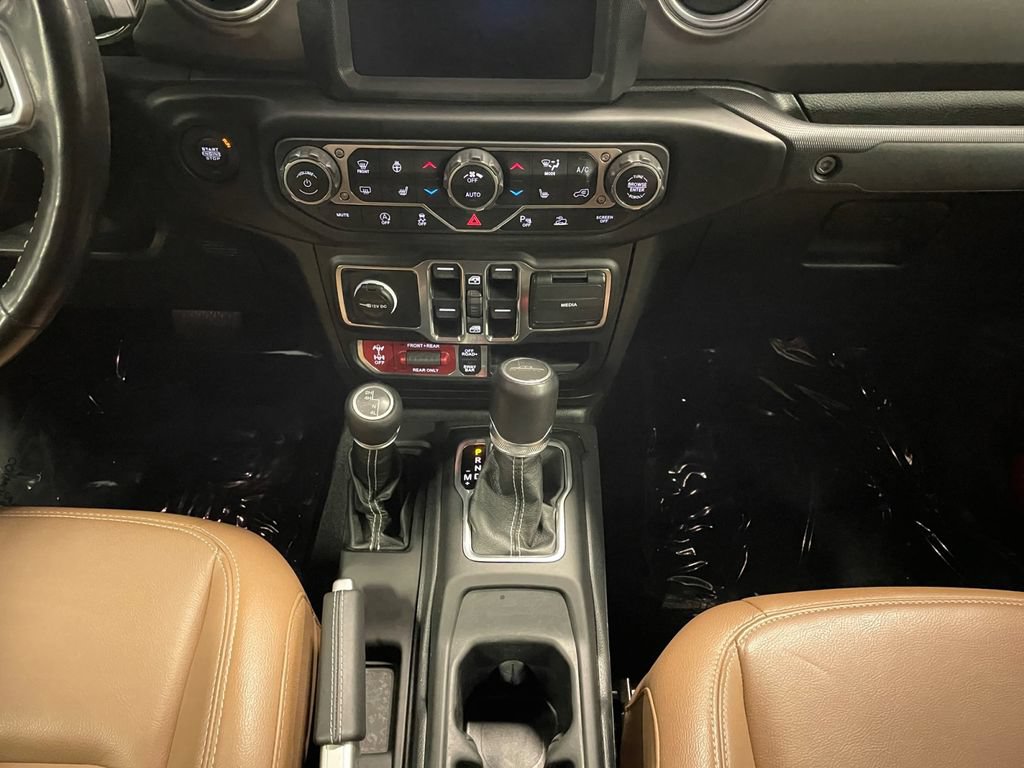 Used 2021 Jeep Gladiator Rubicon AWD/4WD image 10