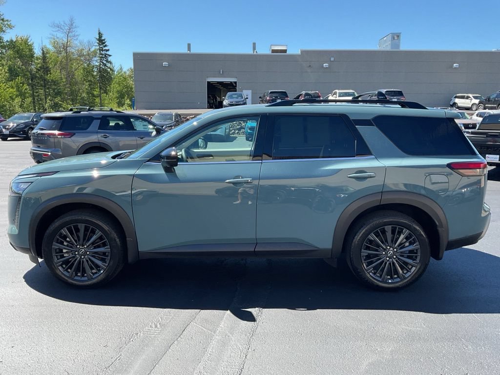 Used 2026 Nissan Pathfinder SL w/ SL Premium Package AWD/4WD image 8