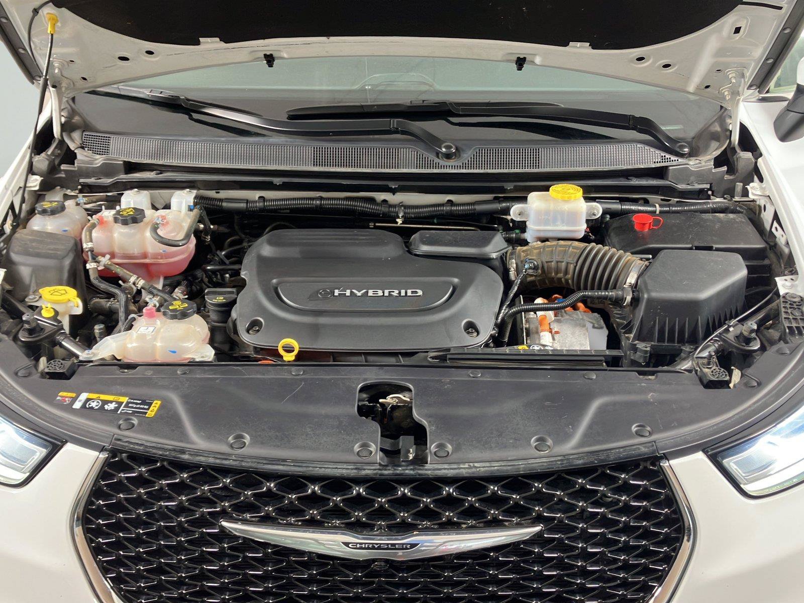 Used 2023 Chrysler Pacifica Touring-L FWD image 37