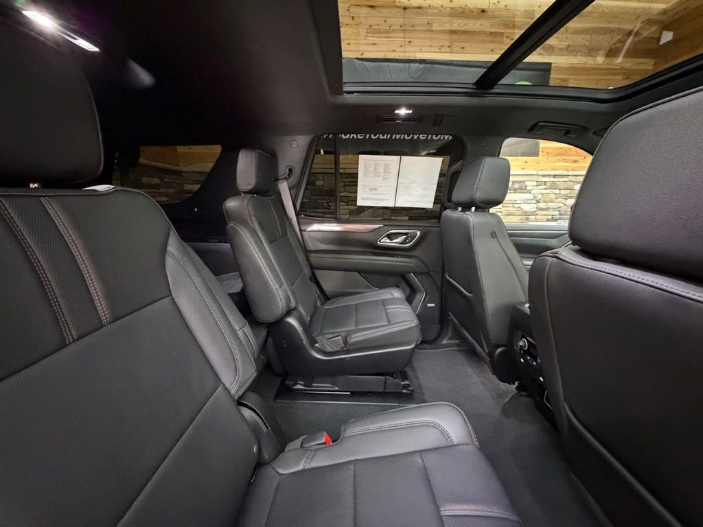 Used 2024 Chevrolet Tahoe RST w/ Luxury Package AWD/4WD image 32