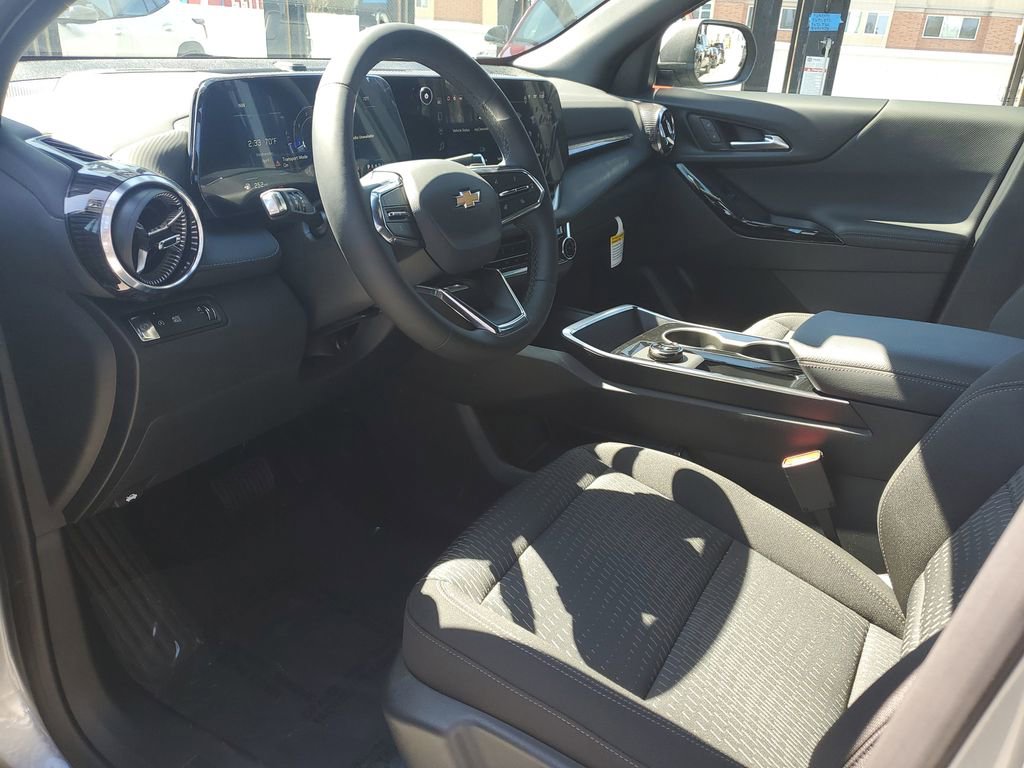 New 2026 Chevrolet Equinox LT image 18