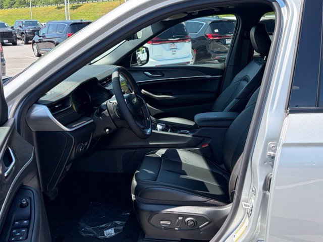 New 2026 Jeep Grand Cherokee Limited AWD/4WD image 15