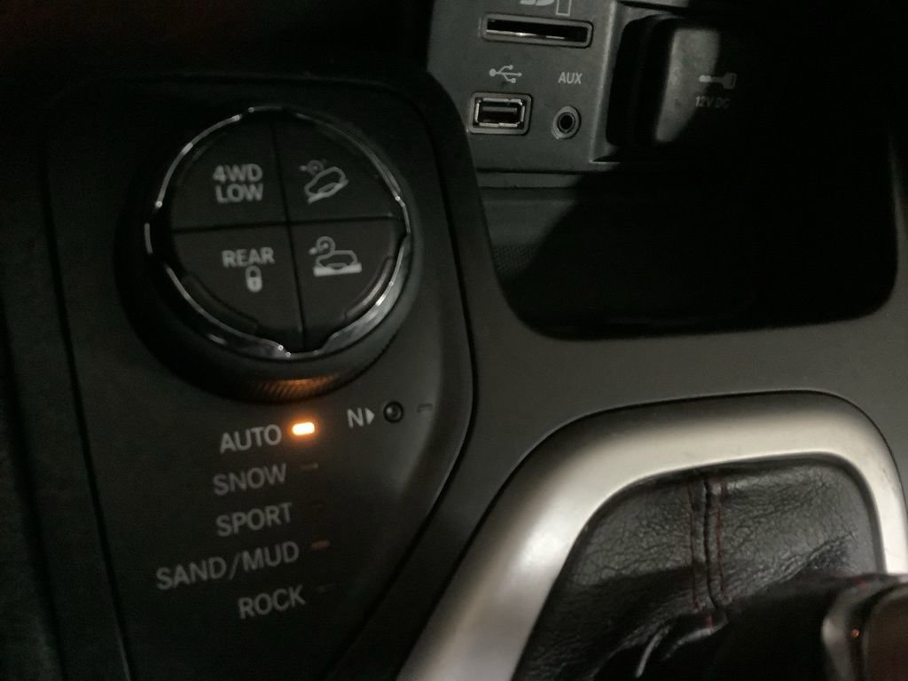 Used 2014 Jeep Cherokee Trailhawk w/ Leather Interior Group image 32