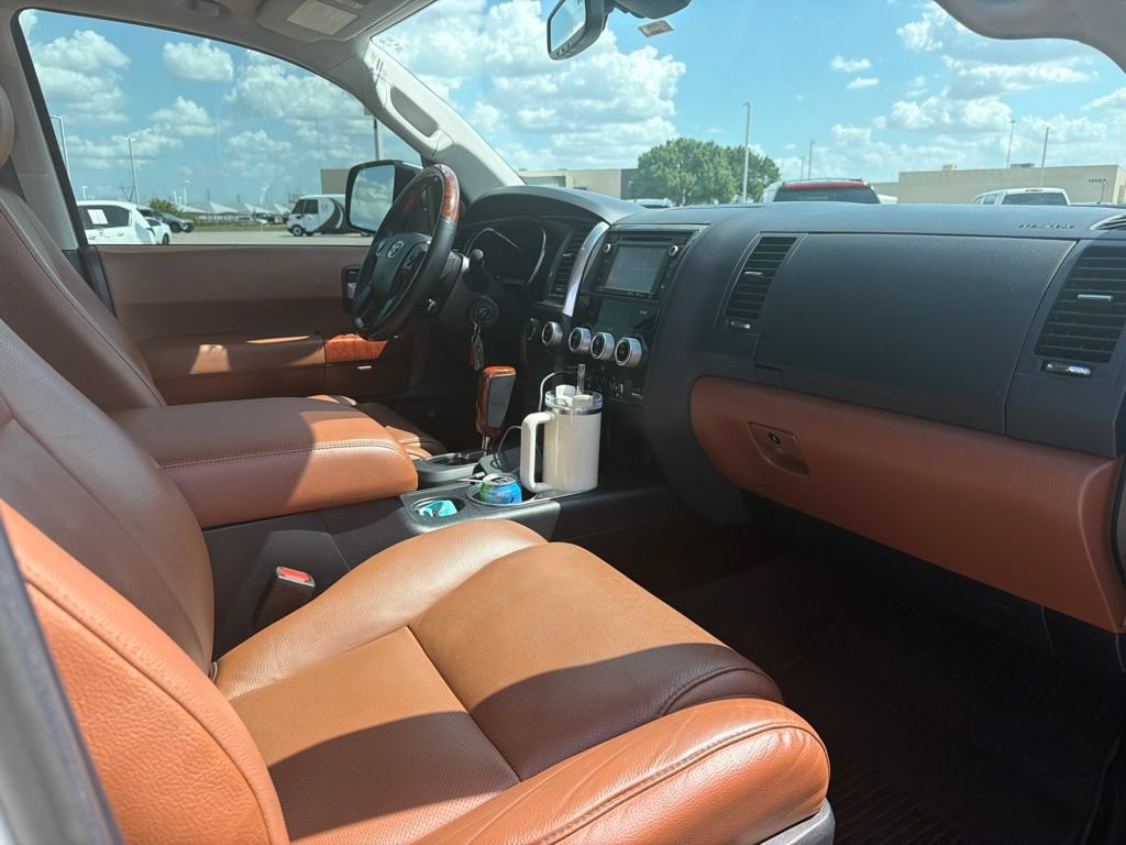 Used 2019 Toyota Sequoia Platinum AWD/4WD image 10