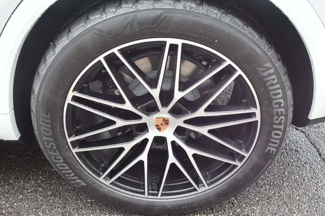 Used 2026 Porsche Cayenne AWD/4WD image 59