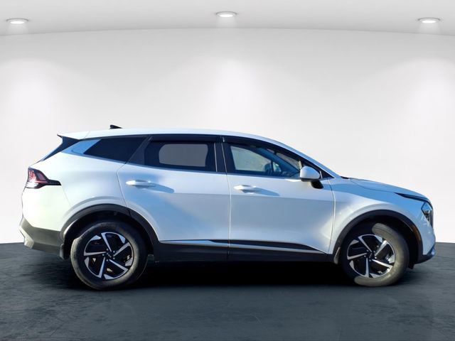 Used 2023 Kia Sportage LX image 5