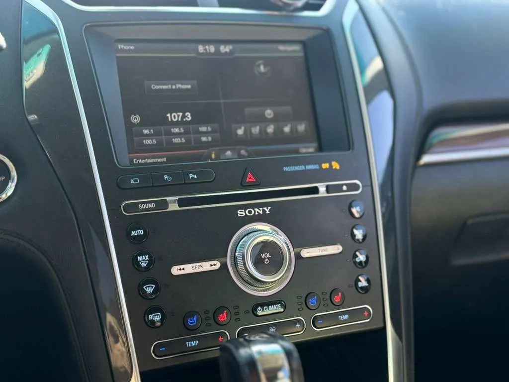 Used 2016 Ford Explorer Platinum image 19