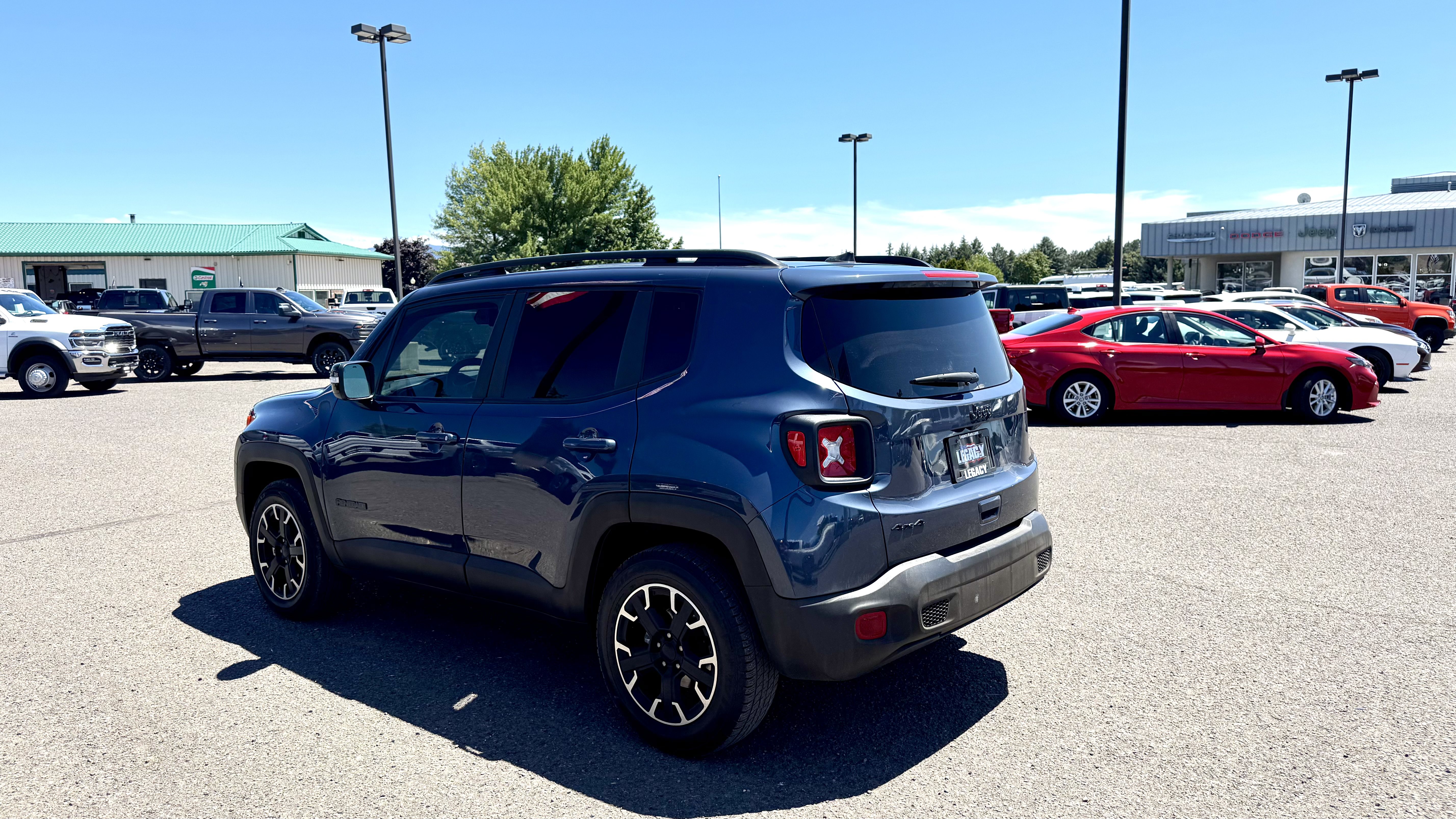 Used 2023 Jeep Renegade Latitude AWD/4WD image 10