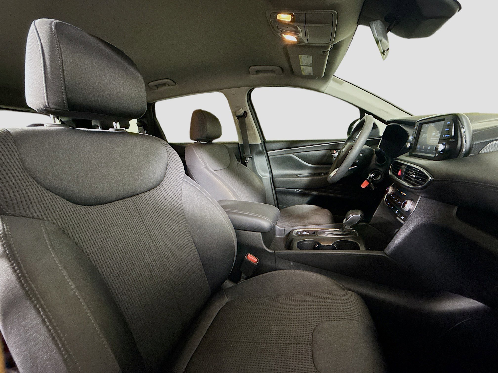 Used 2020 Hyundai Santa Fe SE image 28