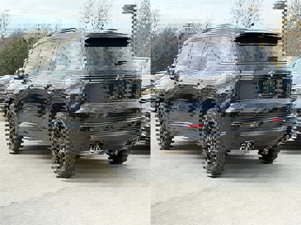 Used 2026 Chevrolet Traverse RS image 10